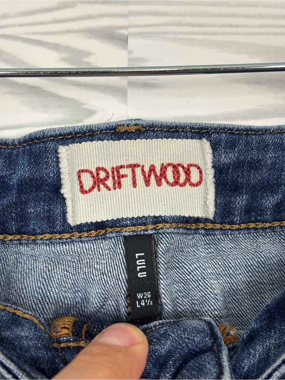 Driftwood Lulu Cherrill embroidered side stripe raw hem denim shorts size 26 - Picture 8 of 11
